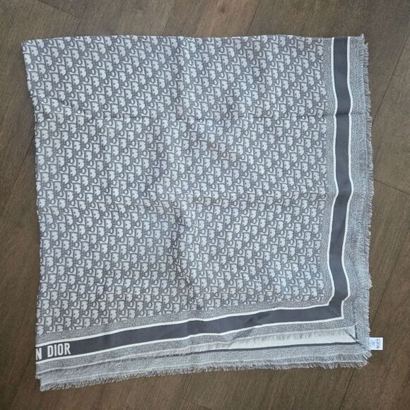 Dior Shawl Scarf new + box - Picture 4 of 10